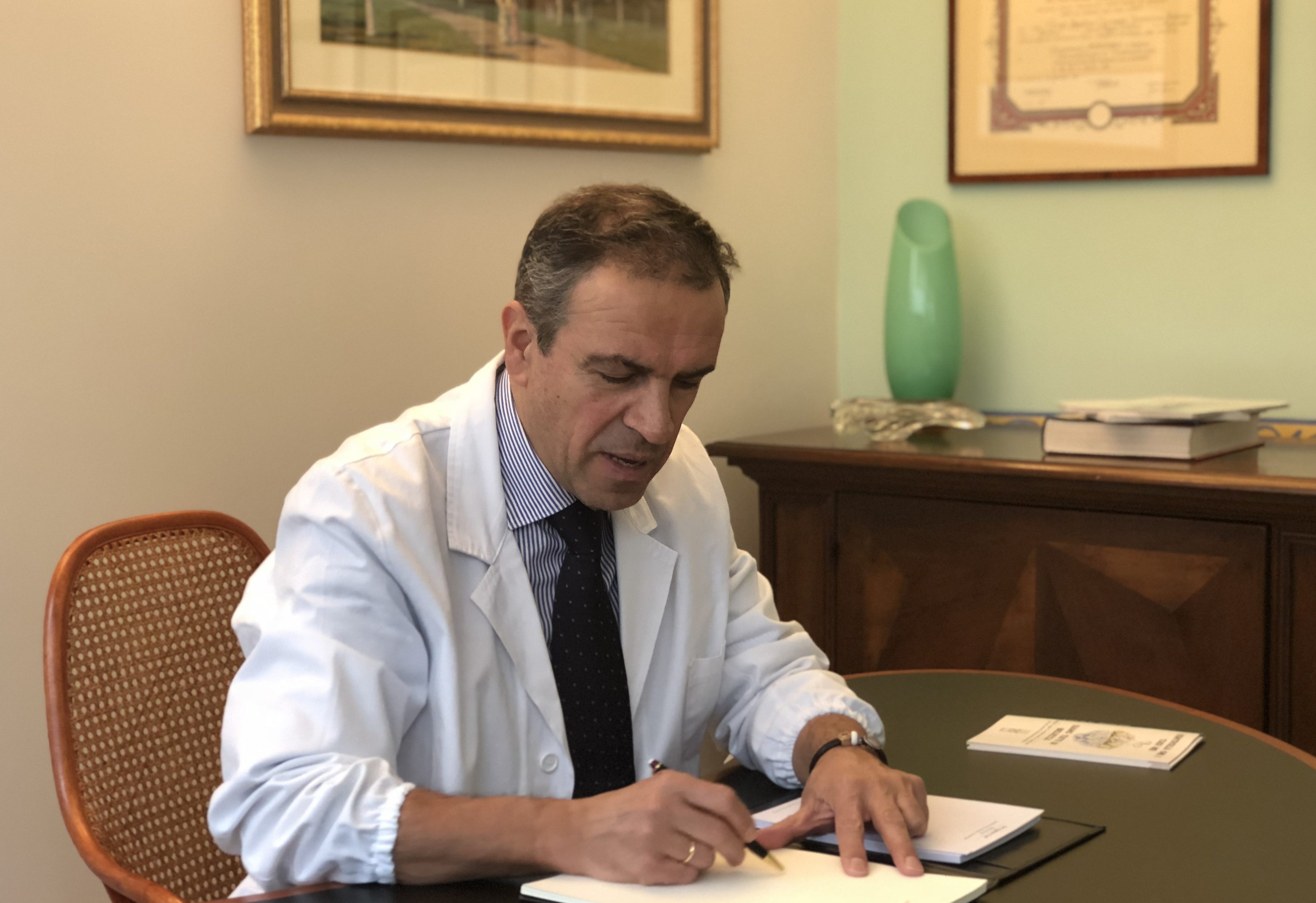 Dermatologo Novara, Agostino Crupi